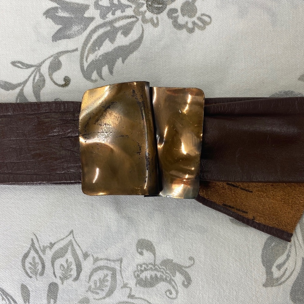 Neo Vintage BELT Bronze Tone Hammered
Metal Buckle And Leather 
Adjustable